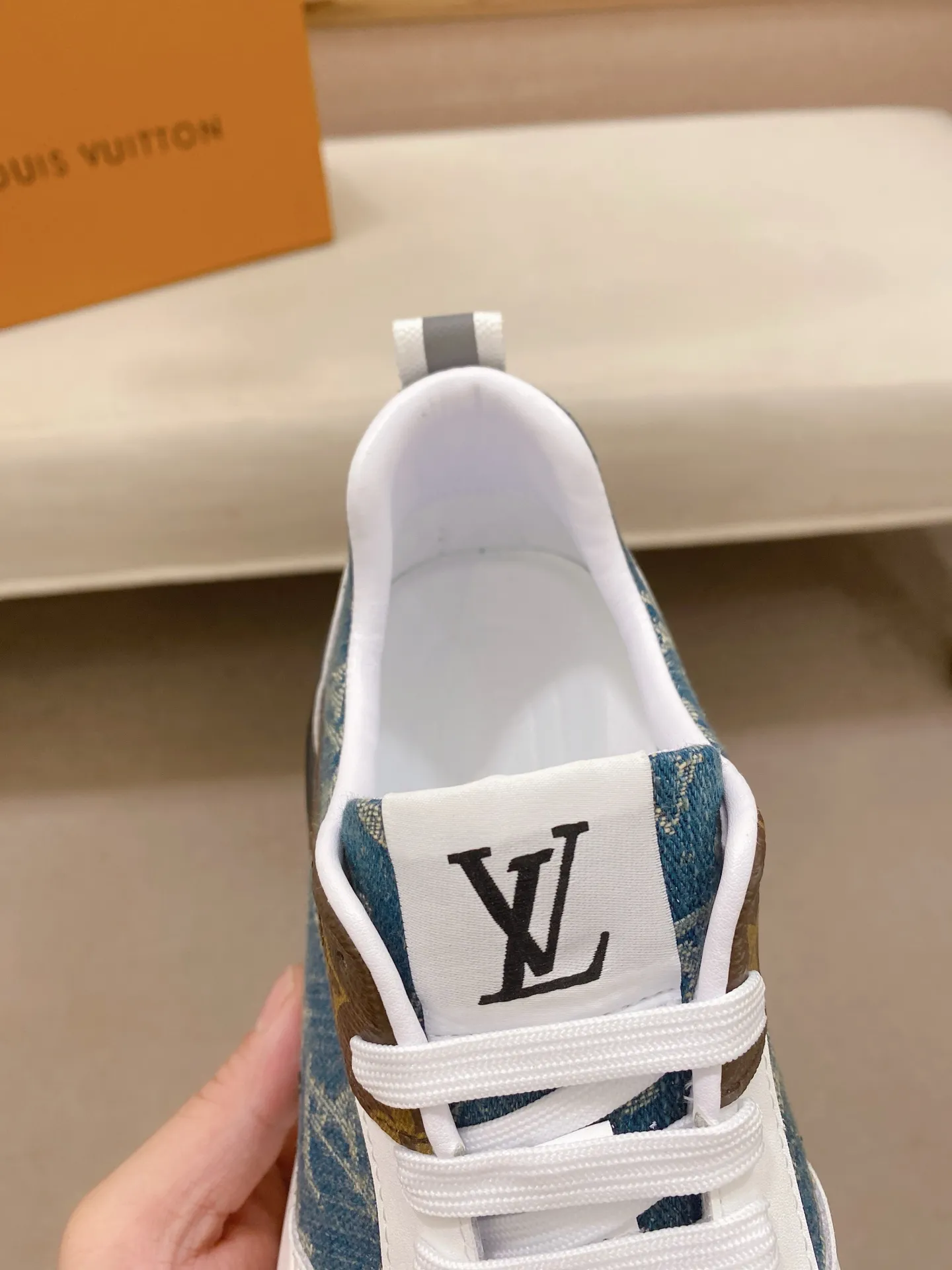 Men's shoes💰:442💰🇮🇹🇮🇹LV Louis Vuitton. The latest fashionable casual shoes are popular in physical stores. New spring and summer comfortable imported custom original cowhide, unique jacquard fabric element design. With sheepskin lining, Lv original bottom, [sun][sun] high-end packaging and high quality💪Details determine the quality, you can enter and exit the counter at will, welcome to compare🇮🇹Size 38-44
